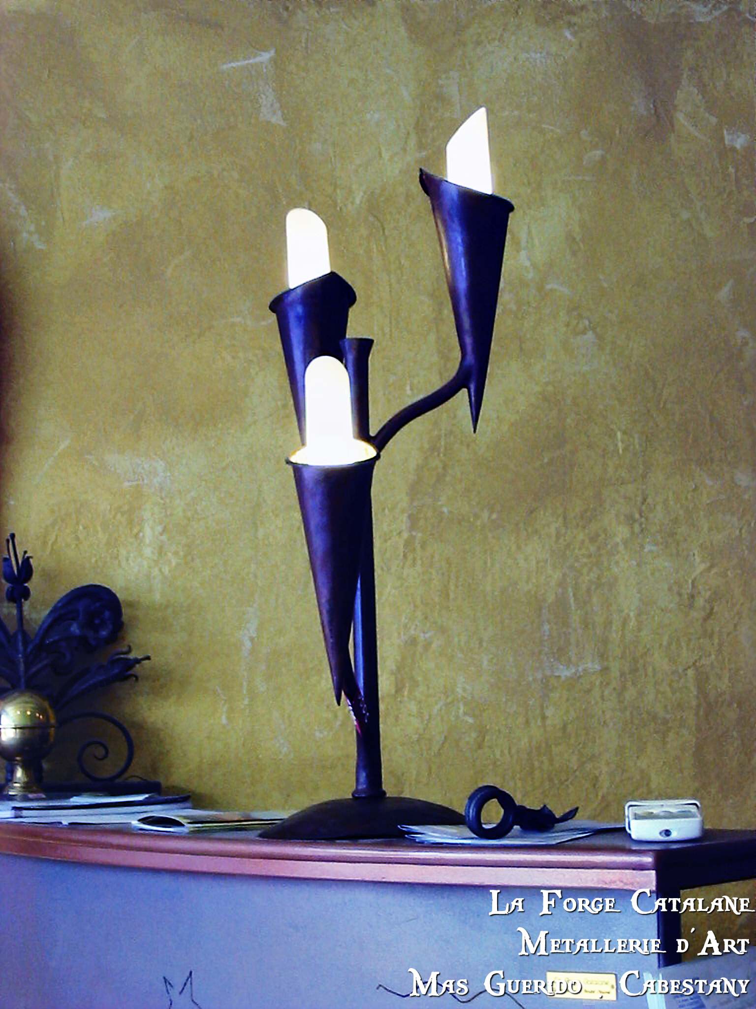 lampe chandelier fer porte lampe  forge catalane.jpg